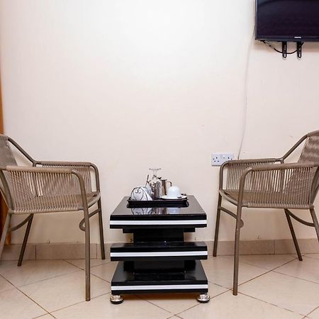 Airport Unique Hotel Ентеббе Екстер'єр фото